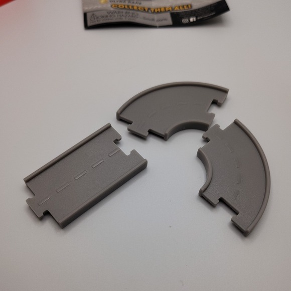 Battat Driven Pocket Series ~Road to Gold ~ Camper Van Rainbow - Picture 8 of 10